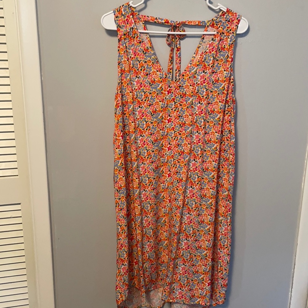 Sleeveless floral dress
